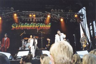 With Dennis Alcapone (JAM) and Alton Ellis (JAM), Summerjam, Koln 2001